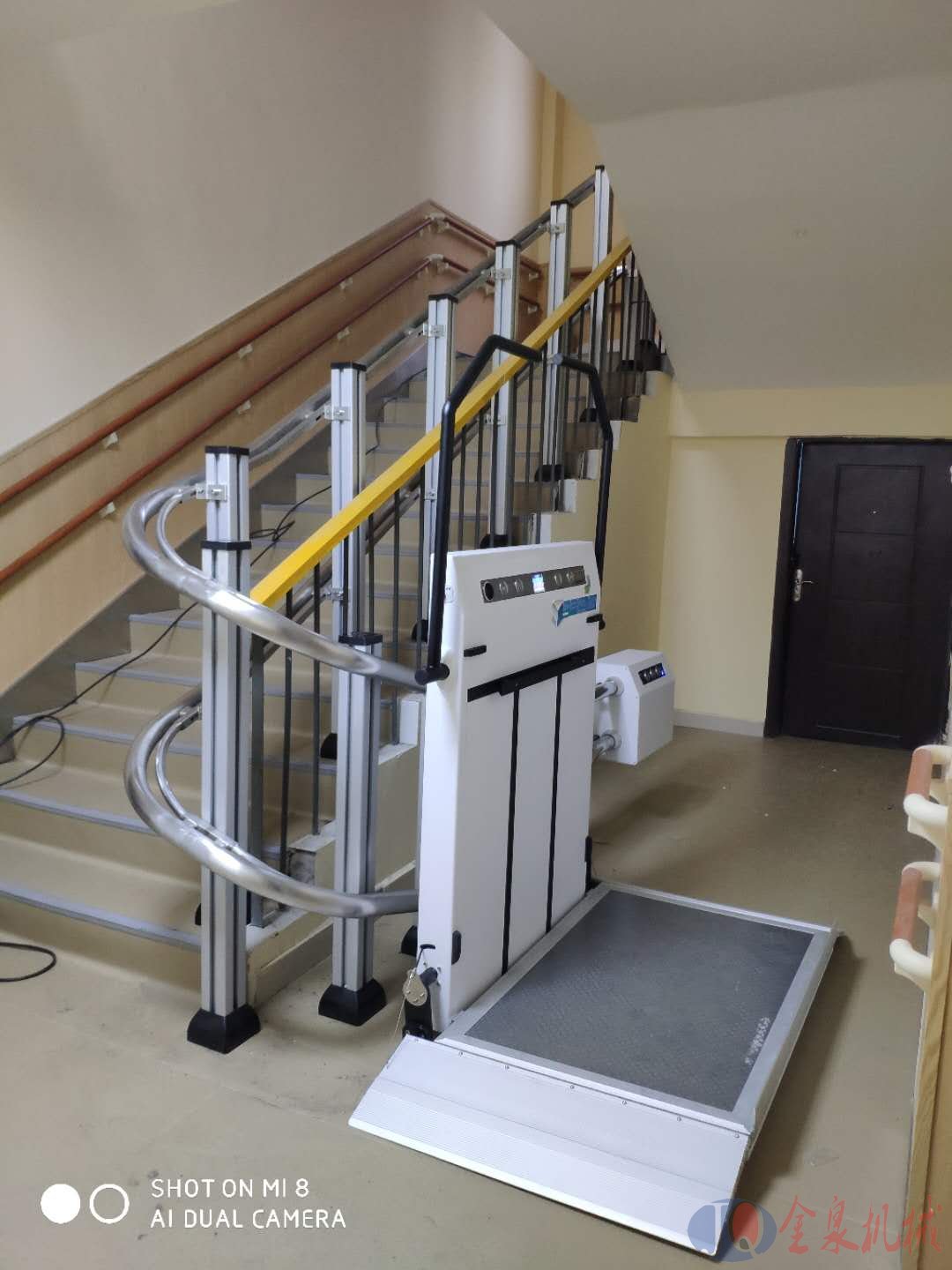 斜掛升降平臺(tái),熱線15066125211 斜掛升降平臺(tái)