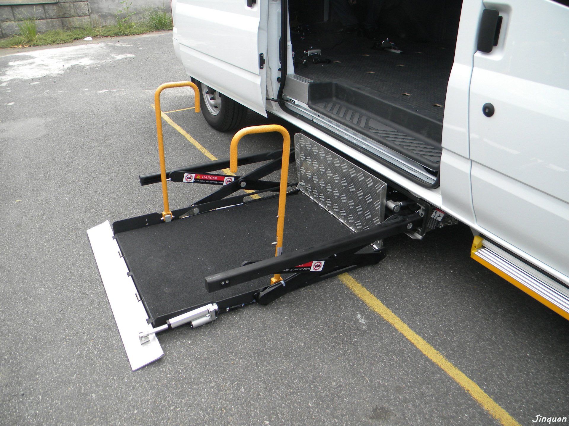 車載輪椅升降機(jī),熱線15066125211 車載輪椅升降機(jī)